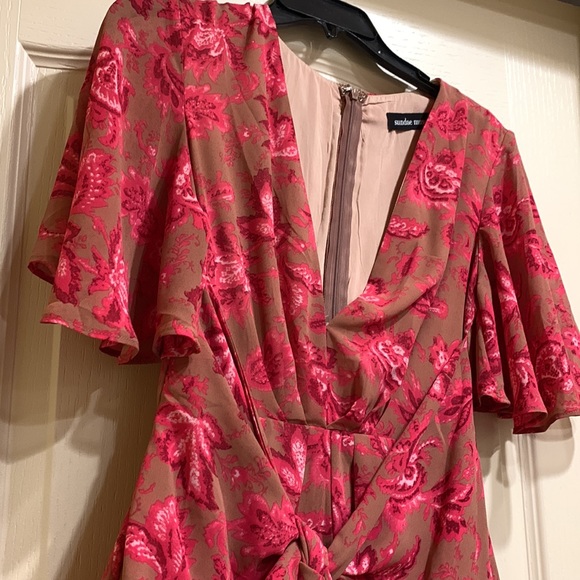 Dress. Worn once. - Picture 3 of 4